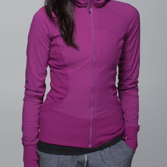 lululemon athletica Jackets & Blazers - Lululemon In Flux Jacket (First Release)
Regal Plum Size 6 Reversible